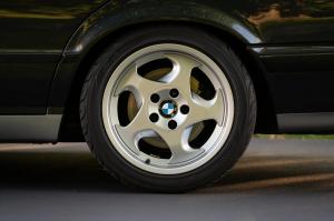 BMW M5 Touring 1992 года  (EU)